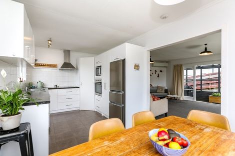 Photo of property in 22 Stuart Place, Blagdon, New Plymouth, 4310