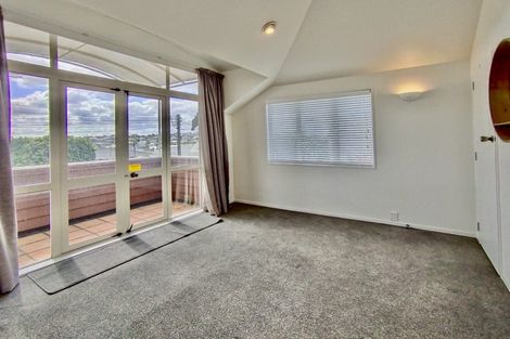 Photo of property in 10 Dodson Avenue, Milford, Auckland, 0620