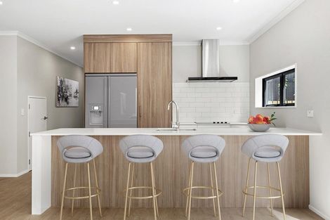 Photo of property in 1/3 Parapara Place, Albany, 0632