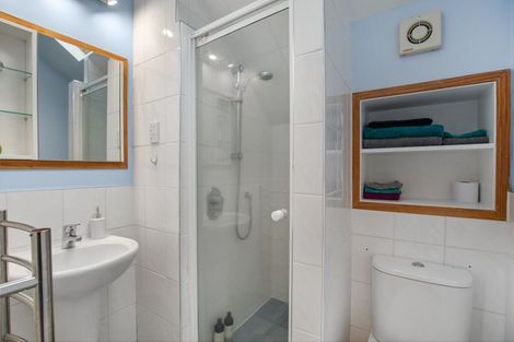 Photo of property in 2/9 Park Hill Road, Birkenhead, Auckland, 0626