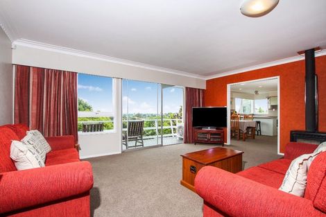 Photo of property in 22 Grenada Avenue, Forrest Hill, Auckland, 0620