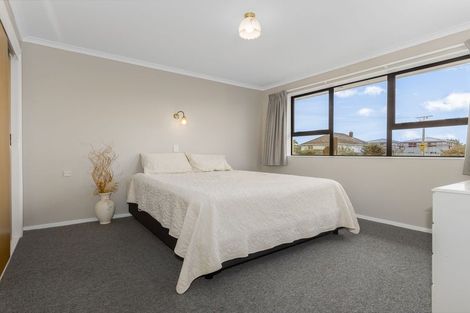 Photo of property in 50 Winchester Street, Levin, 5510