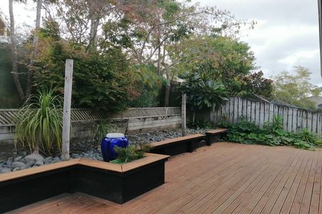 Photo of property in 1/11 Strabo Place, Windsor Park, Auckland, 0632