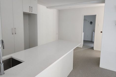 Photo of property in 68 Boord Crescent, Kumeu, 0891