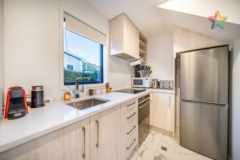 Photo of property in 4/97 Whites Line East, Waiwhetu, Lower Hutt, 5010