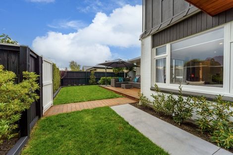Photo of property in 43 Dunedin Street, Redwood, Christchurch, 8051