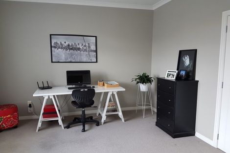 Photo of property in 14 Trecarne Street, Karaka, Papakura, 2113