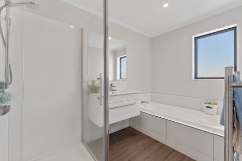 Photo of property in 28 Sholto Duncan Crescent, Halswell, Christchurch, 8025