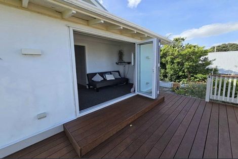 Photo of property in 33 Rangiora Street, Castlecliff, Whanganui, 4501