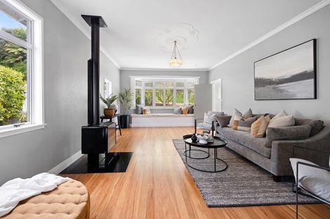 Photo of property in 61 Frankley Road, Westown, New Plymouth, 4310