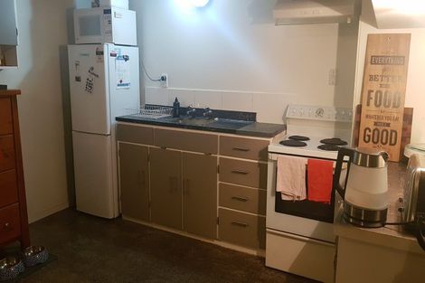 Photo of property in 2a Coniston Avenue, Te Atatu South, Auckland, 0610