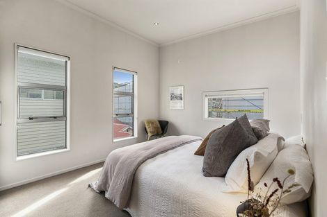 Photo of property in 1/123 The Parade, Island Bay, Wellington, 6023