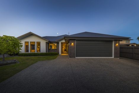 Photo of property in 25 Trump Place, Kelvin Grove, Palmerston North, 4414