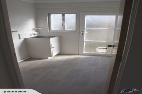 Photo of property in 2/90 East Coast Road, Milford, Auckland, 0620