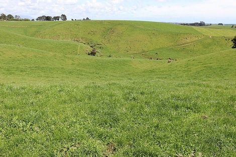 Photo of property in 888a Otaraoa Road, Tikorangi, Waitara, 4383