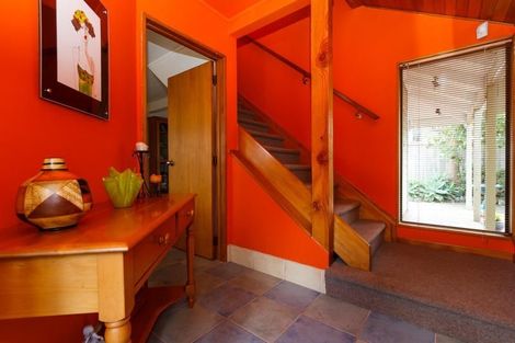 Photo of property in 27a Horotutu Road, Greenlane, Auckland, 1061