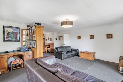 Photo of property in 2/56 Aorangi Road, Bryndwr, Christchurch, 8053