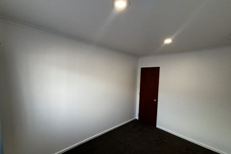 Photo of property in 1/9 Waiwera Place, Merrilands, New Plymouth, 4312