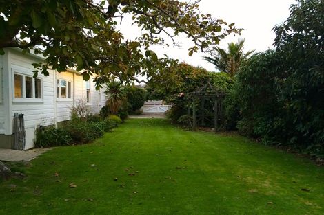 Photo of property in 17 Nikau Grove, Woburn, Lower Hutt, 5010