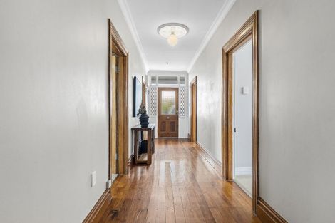 Photo of property in 15 Morley Street, New Plymouth, 4310