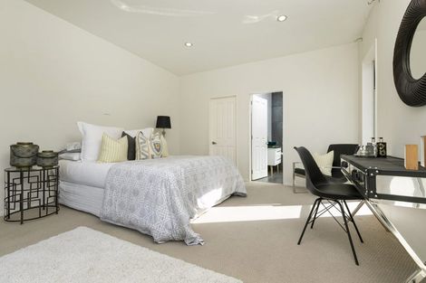 Photo of property in 6 Mural Place, Greenhithe, Auckland, 0632