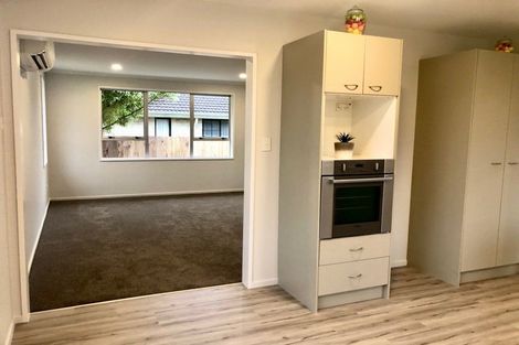 Photo of property in 33 Pensacola Crescent, Broomfield, Christchurch, 8042