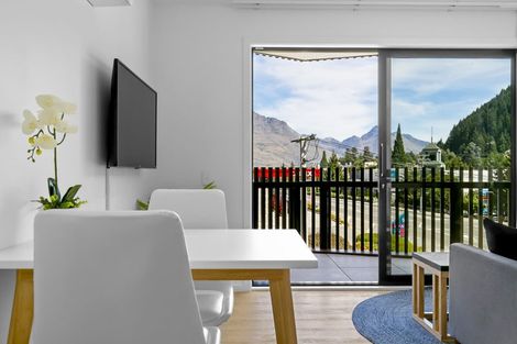 Photo of property in The Alex Apartments, 32/135b Hallenstein Street, Queenstown, 9300