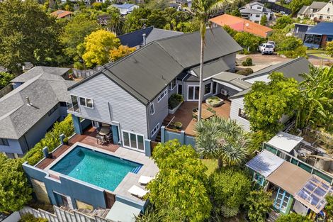 Photo of property in 7 Elizabeth Place, Mairangi Bay, Auckland, 0630