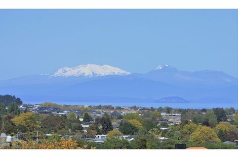 Photo of property in 2/77 Harvey Street, Waipahihi, Taupo, 3330