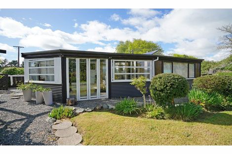 Photo of property in 33 Clifden Highway, Tuatapere, 9620