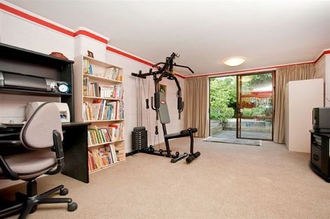 Photo of property in 9 Munstead Place, Hillcrest, Auckland, 0627