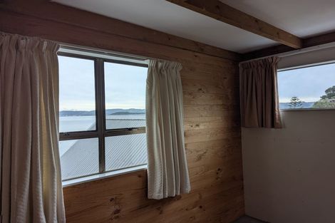 Photo of property in 14 Taungata Road, York Bay, Lower Hutt, 5013