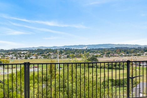 Photo of property in 77 Oak Road, Poraiti, Napier, 4112