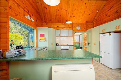 Photo of property in 6 Valley Road, Goose Bay, Kaikoura, 7374