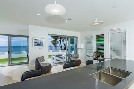 Photo of property in 117 Churchill Road, Rothesay Bay, Auckland, 0630