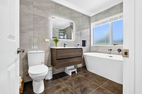 Photo of property in 21 Kotanui Avenue, Army Bay, Whangaparaoa, 0930