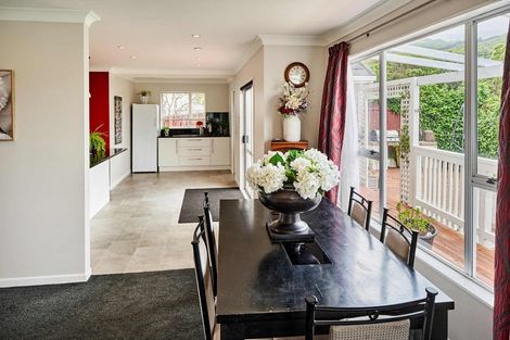 Photo of property in 28 Turriff Crescent, Tawa, Wellington, 5028