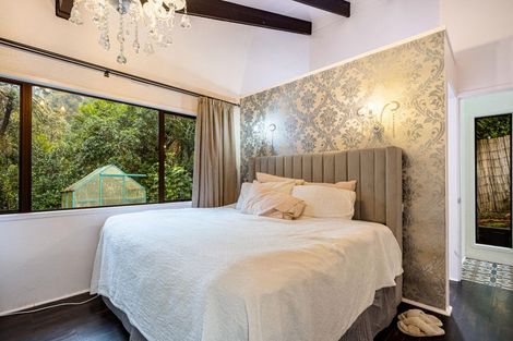 Photo of property in 719 Scenic Drive, Henderson Valley, Auckland, 0612