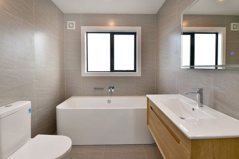 Photo of property in 15 Makenu Crescent, Wainui, Silverdale, 0992