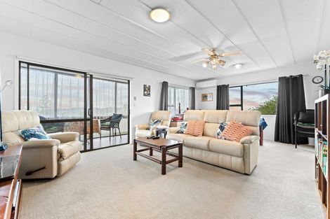 Photo of property in 8a Ladies Mile, Manly, Whangaparaoa, 0930