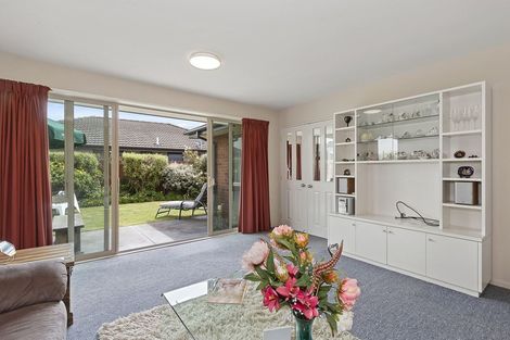 Photo of property in 27 Mataroa Place, Parklands, Christchurch, 8083