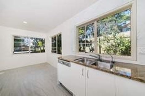 Photo of property in 66e Woodglen Road, Glen Eden, Auckland, 0602