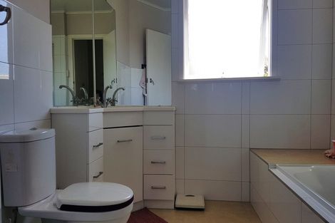 Photo of property in 228 Forrest Hill Road, Forrest Hill, Auckland, 0620