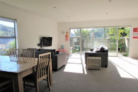 Photo of property in 64 Saddleback Grove, Karori, Wellington, 6012