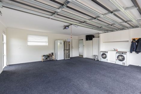 Photo of property in 1 Oakmont Crescent, Waiwhakaiho, New Plymouth, 4312