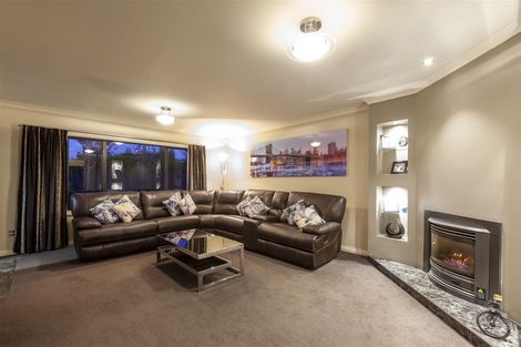 Photo of property in 4 Consort Close, Paraparaumu Beach, Paraparaumu, 5032