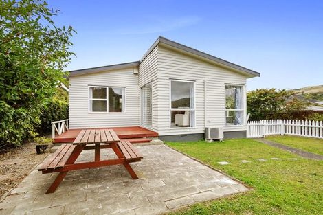 Photo of property in 9 Redwood Avenue, Tawa, Wellington, 5028