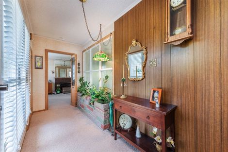 Photo of property in 70 Sylvan Crescent, Te Atatu South, Auckland, 0610