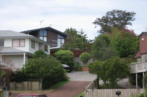 Photo of property in 21 Taupiko Place, Green Bay, Auckland, 0604
