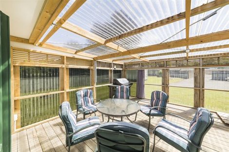 Photo of property in 13 Milne Street, Hunterville, 4730